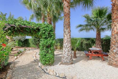 Neo Chorio Villa Sleeps 6 With Pool Air Con And Wifi