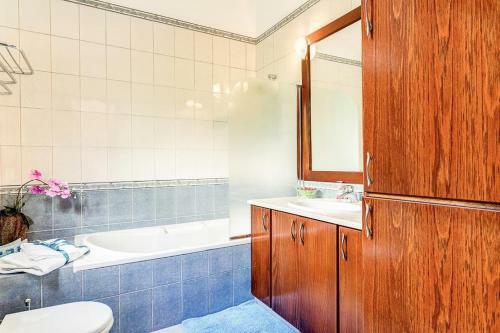 Neo Chorio Villa Sleeps 6 With Pool Air Con And Wifi