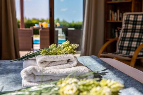Mavroli Villa Sleeps 6 With Pool Air Con And Wifi