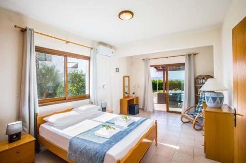 Mavroli Villa Sleeps 6 With Pool Air Con And Wifi