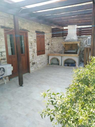Da Vinci Stone House