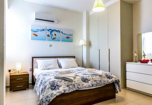 Villa In Mavroli Sleeps 8 With Pool And Air Con