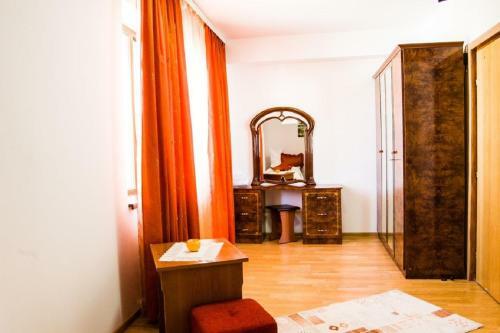 Hotel Roxy & Maryo