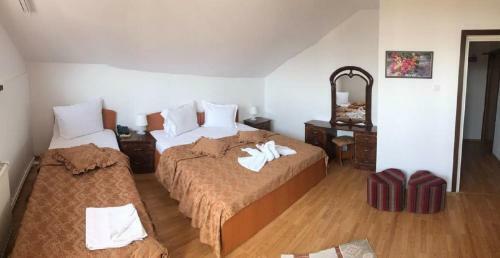 Hotel Roxy & Maryo