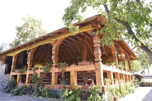 Hostal Pensiunea Lacramioara