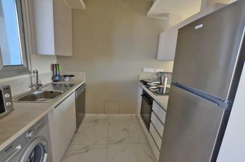 Mythical Apartment - 2 Bed Large Communal Pool, Close To Protaras