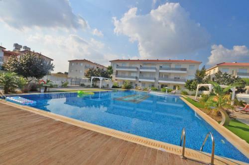 Mythical Apartment - 2 Bed Large Communal Pool, Close To Protaras