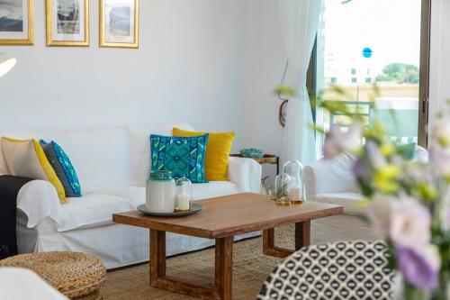 Paralimni Villa Sleeps 6 With Air Con