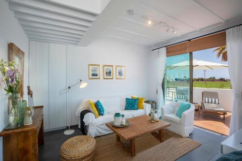 Paralimni Villa Sleeps 6 With Air Con