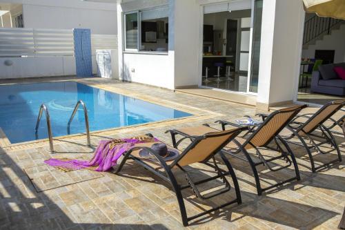 Villa Crystal Blue 15