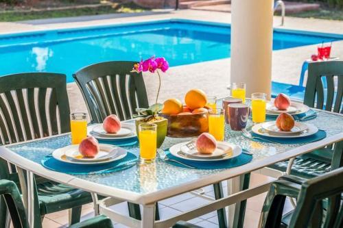 Pegeia Villa Sleeps 6 With Pool Air Con And Wifi