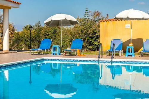 Pegeia Villa Sleeps 6 With Pool Air Con And Wifi