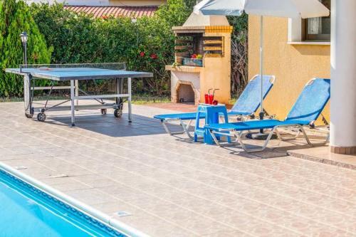 Pegeia Villa Sleeps 6 With Pool Air Con And Wifi