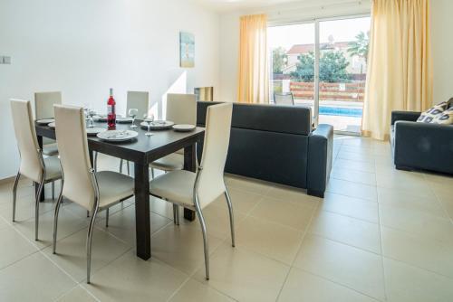 Villa In Pegeia Sleeps 6 With Pool And Air Con