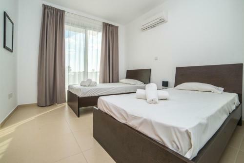 Villa In Pegeia Sleeps 6 With Pool And Air Con