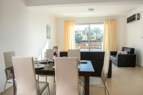 Villa In Pegeia Sleeps 6 Includes Swimming Pool And Air Con 1
