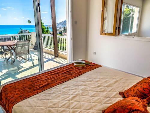 Villa In Pissouri Sleeps 6 With Pool And Air Con