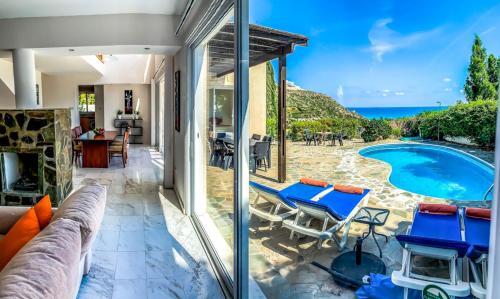 Villa In Pissouri Sleeps 6 With Pool And Air Con