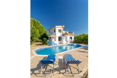 Villa Charoula Terrera