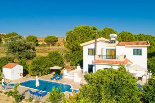 Villa Charoula Terrera