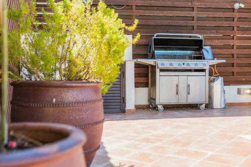 Tala Villa Sleeps 6 With Pool And Air Con