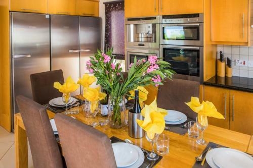 Tala Villa Sleeps 6 With Pool And Air Con