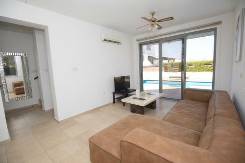 Villa Sunflower - 2 Bed Villa Protaras