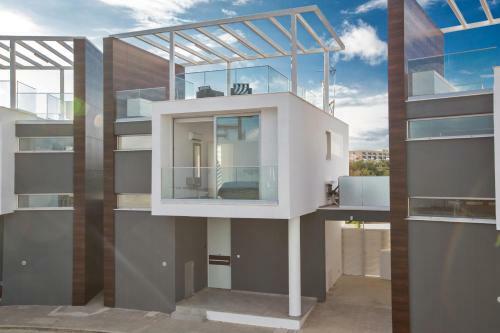 Oli Vine Villas