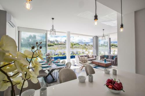 Oli Vine Villas
