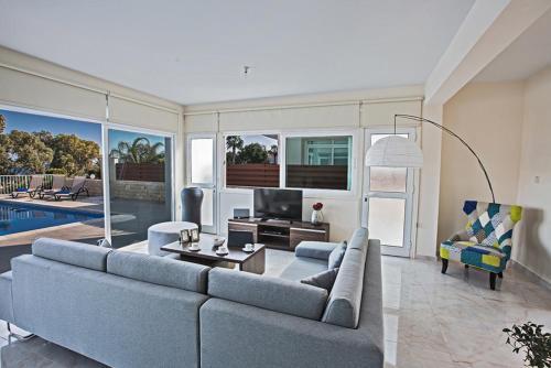 Four Bedrooms Villa 1268