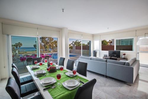 Four Bedrooms Villa 1268