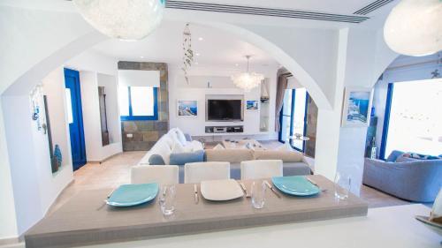 Villa In Protaras Sleeps 10 With Pool And Air Con