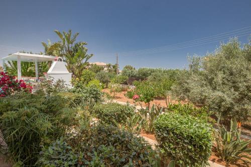 Villa In Protaras Sleeps 6 With Pool