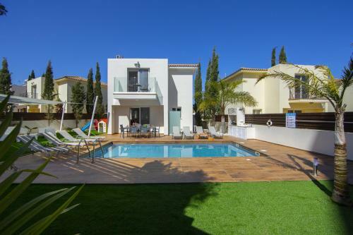 Tsokkos Luxury Villa
