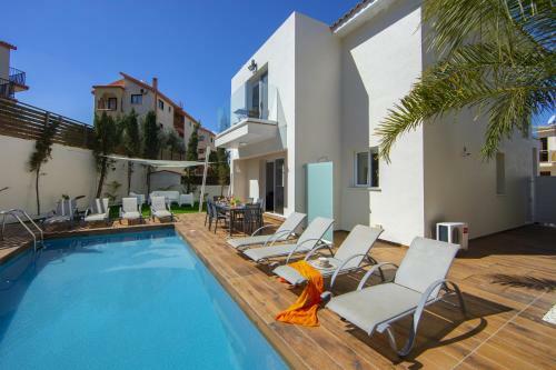 Tsokkos Luxury Villa