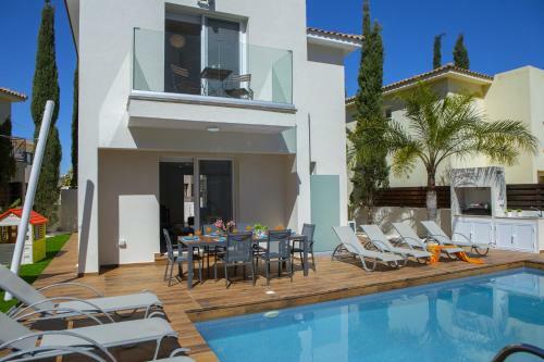 Tsokkos Luxury Villa