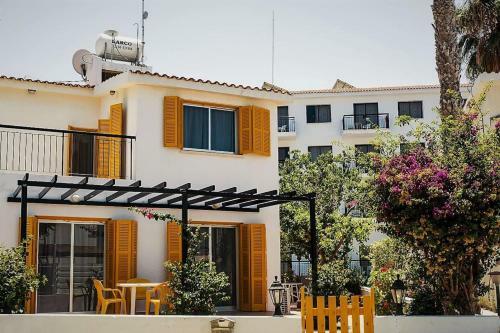 Stay Pernera Villa