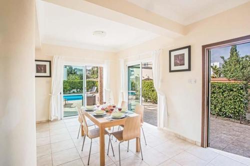 Villa In Protaras Sleeps 6 With Pool And Air Con