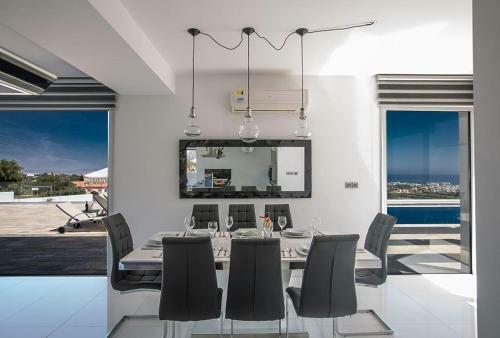 Villa Saranta Gold - Exquisite 3 Bedroom Protaras Villa With Private Pool And Panoramic Views