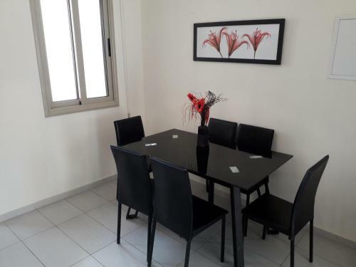 Polyxenia Holiday House