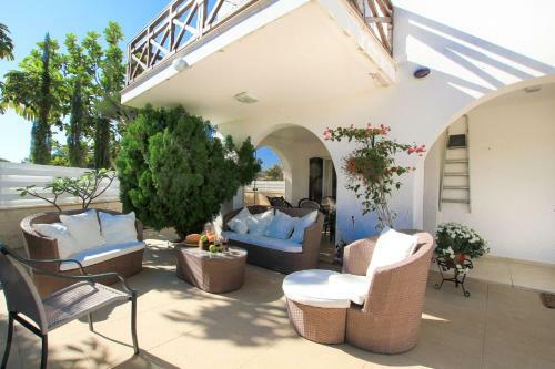 Villa Fig Tree 3 Bed Villa Heated Pool Protaras