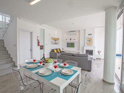 Villa Olive Bronze Luxurious 2bdr With Pool Close To Protaras Strip And Beach