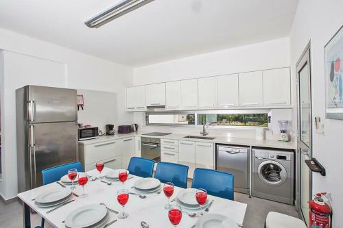 Villa Ochosto Chrysos - Stunning 5 Bedroom Protaras Villa - Close To Fig Tree Bay Beach