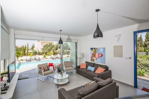 Villa Ochosto Chrysos - Stunning 5 Bedroom Protaras Villa - Close To Fig Tree Bay Beach