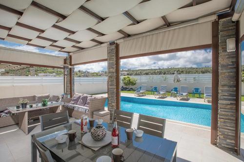 Villa In Protaras Sleeps 8 Includes Swimming Pool And Air Con 4