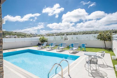 Villa In Protaras Sleeps 8 Includes Swimming Pool And Air Con 4