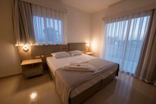 Apartamento Deniz Airport Suites