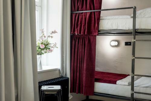 Hostal Wake Up Wellness Hostel