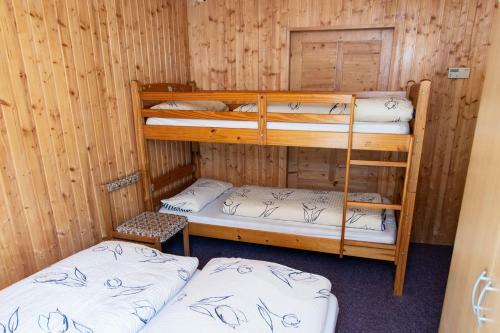 Apartm�n Ban�k 556