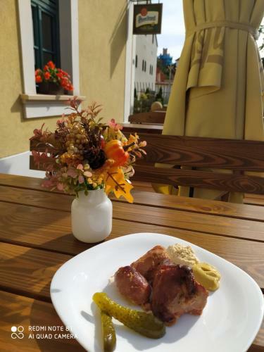 Hostal Penzion Elux